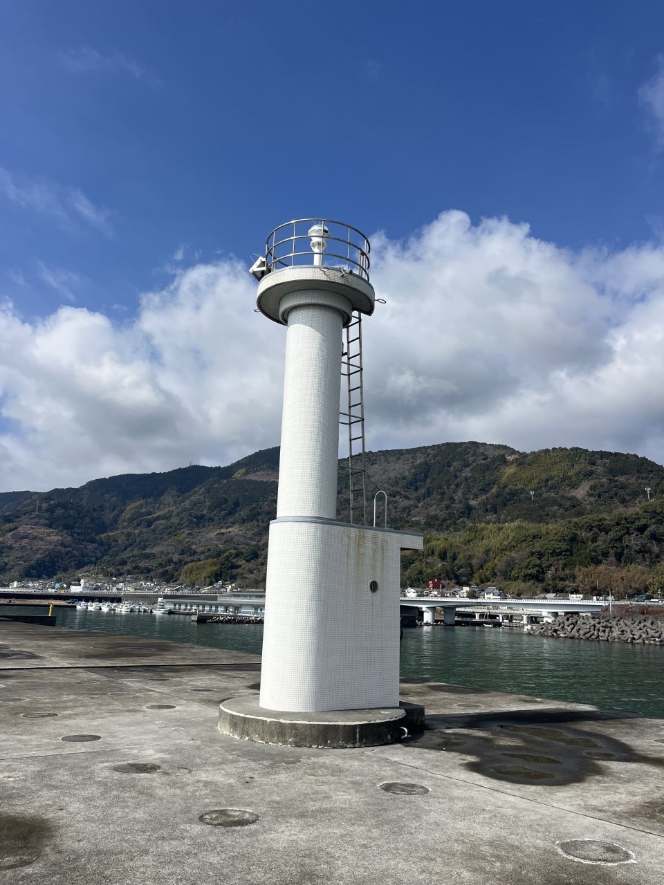 YH港南防波堤灯台